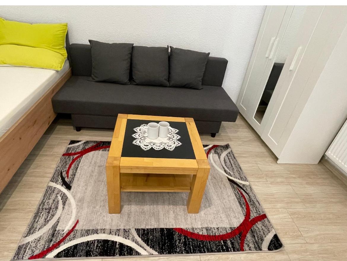 Studio Apartment Zentrum Рюссельсгайм Екстер'єр фото
